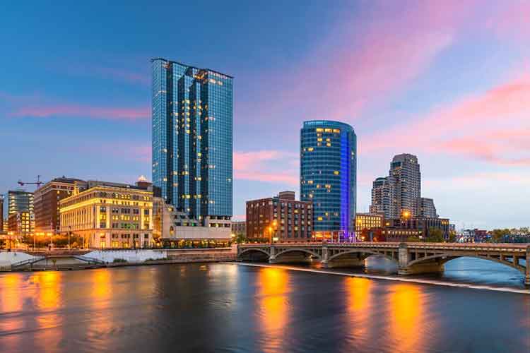 grand rapids places to go