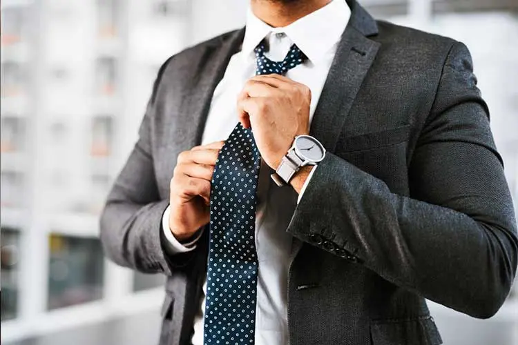 wear tie to work